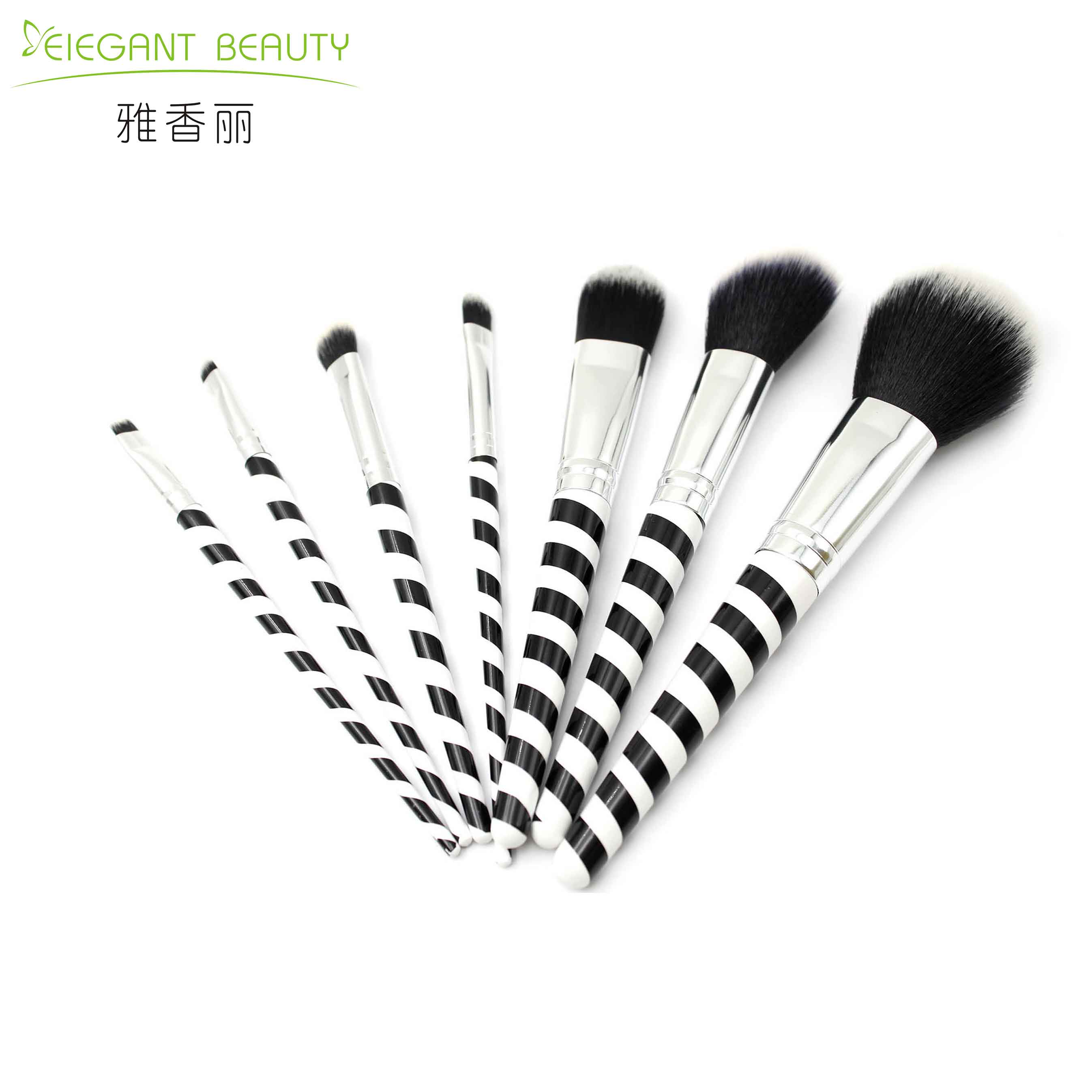 清理化妝刷上彩妝殘留的正確方法，你知道嗎？