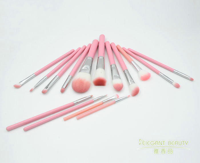 針對不同化妝技巧，應(yīng)如何選擇適合的化妝刷型號和大??？